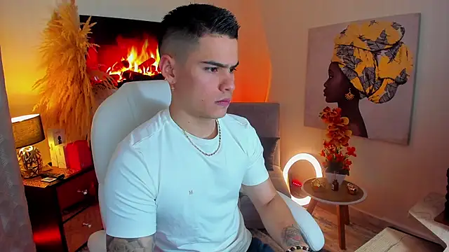 Snapshot of Matias_Murrier chatting on 03-15-25, 02:01 Matias Murrier online show from 03-15-25, 02:01