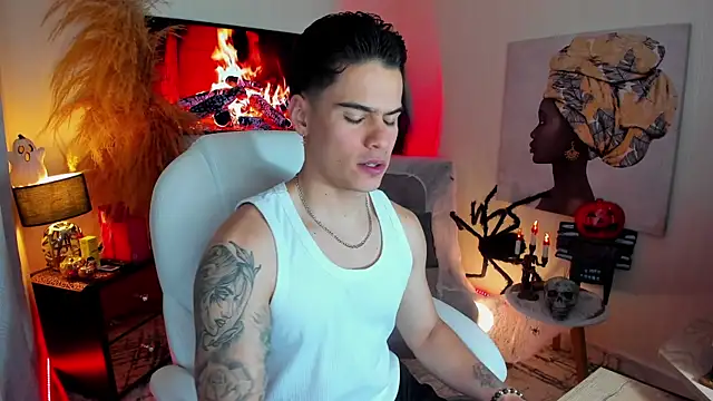 Snapshot of Matias_Murrier chatting on 10-27-25, 11:47 Matias Murrier online show from 10-27-25, 11:47