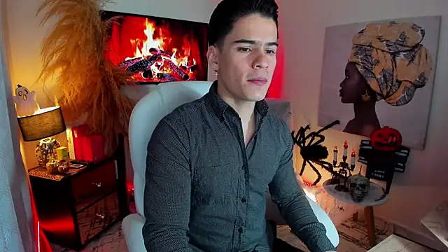 Snapshot of Matias_Murrier chatting on 10-31-25, 11:44 Matias Murrier online show from 10-31-25, 11:44