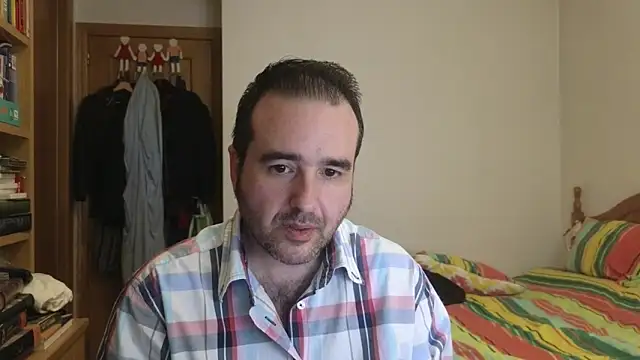 Snapshot of curiosillo83 chatting on 05-06-26, 04:45 curiosillo83 online show from 05-06-26, 04:45