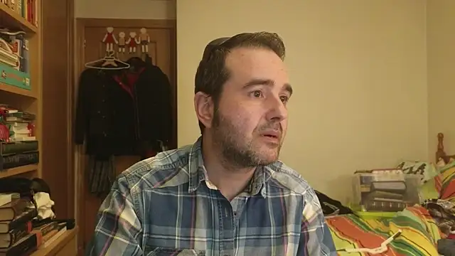 Snapshot of curiosillo83 chatting on 05-18-26, 02:12 curiosillo83 online show from 05-18-26, 02:12