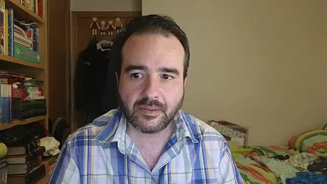 Snapshot of curiosillo83 chatting on 06-03-26, 03:28 curiosillo83 online show from 06-03-26, 03:28