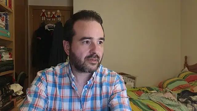 Snapshot of curiosillo83 chatting on 06-04-26, 03:29 curiosillo83 online show from 06-04-26, 03:29