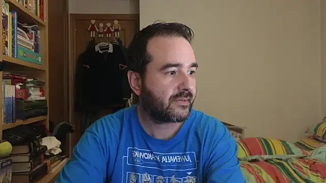 Snapshot of curiosillo83 chatting on 06-06-26, 11:04 curiosillo83 online show from 06-06-26, 11:04