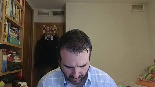 Snapshot of curiosillo83 chatting on 06-11-26, 10:57 curiosillo83 online show from 06-11-26, 10:57