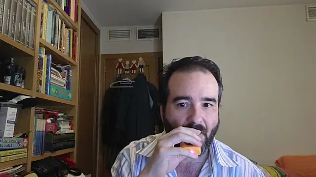 curiosillo83 online show from 07-18-26, 09:46
