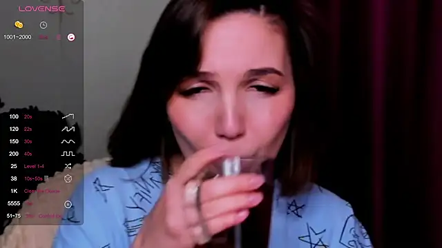 KindHazelHere  online show from 03-03-25, 07:49