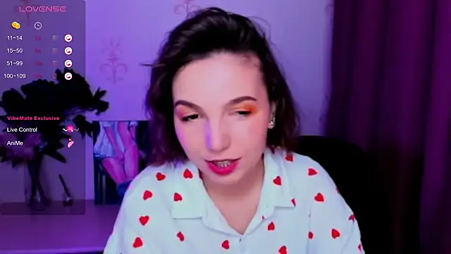 KindHazelHere  online show from 10-18-25, 08:15