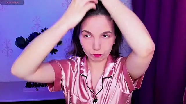 KindHazelHere  online show from 02-18-26, 06:26