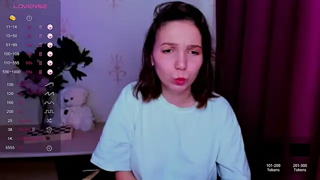 KindHazelHere  online show from 04-28-26, 06:18