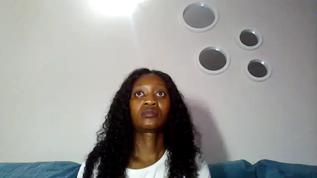 Snapshot of Hardnipples8 chatting on 10-31-25, 11:39 Hardnipples8 online show from 10-31-25, 11:39