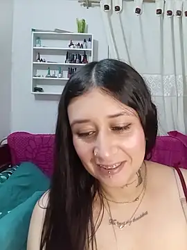 Snapshot of Giuliana90 chatting on 04-29-26, 05:22 Giuliana90 online show from 04-29-26, 05:22