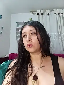 Snapshot of Giuliana90 chatting on 05-06-26, 05:46 Giuliana90 online show from 05-06-26, 05:46