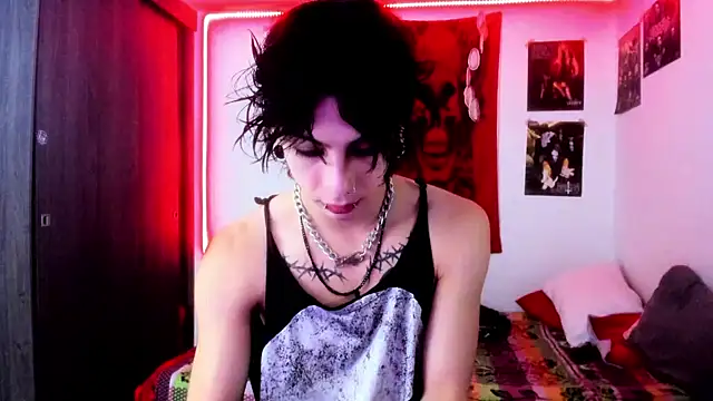 Snapshot of dussk_ chatting on 12-13-24, 07:15 dussk online show from 12-13-24, 07:15