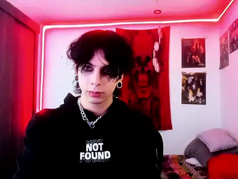 Snapshot of dussk_ chatting on 12-14-24, 06:35 dussk online show from 12-14-24, 06:35