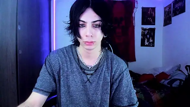 Snapshot of dussk_ chatting on 02-28-25, 06:32 dussk online show from 02-28-25, 06:32