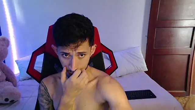 Snapshot of stevenSEX123 chatting on 12-01-24, 07:58 stevenSEX123 online show from 12-01-24, 07:58