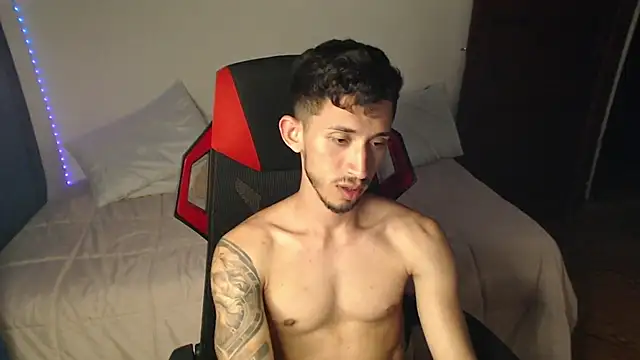 Snapshot of stevenSEX123 chatting on 12-01-24, 11:04 stevenSEX123 online show from 12-01-24, 11:04