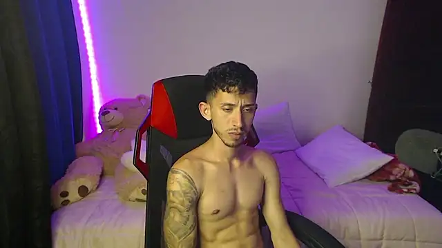 Snapshot of stevenSEX123 chatting on 12-09-24, 04:12 stevenSEX123 online show from 12-09-24, 04:12