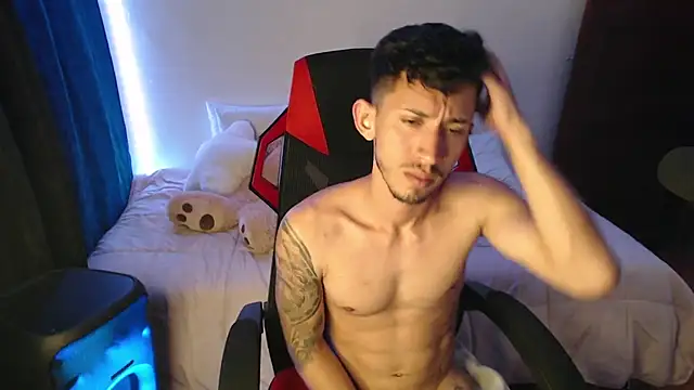 Snapshot of stevenSEX123 chatting on 12-10-24, 04:24 stevenSEX123 online show from 12-10-24, 04:24