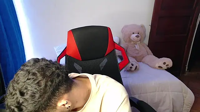 Snapshot of stevenSEX123 chatting on 12-13-24, 10:45 stevenSEX123 online show from 12-13-24, 10:45