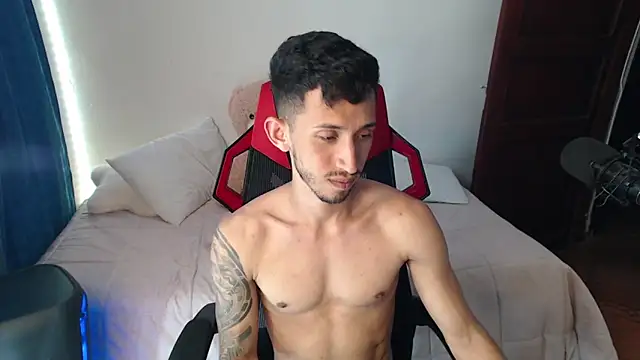 Snapshot of stevenSEX123 chatting on 12-20-24, 11:26 stevenSEX123 online show from 12-20-24, 11:26