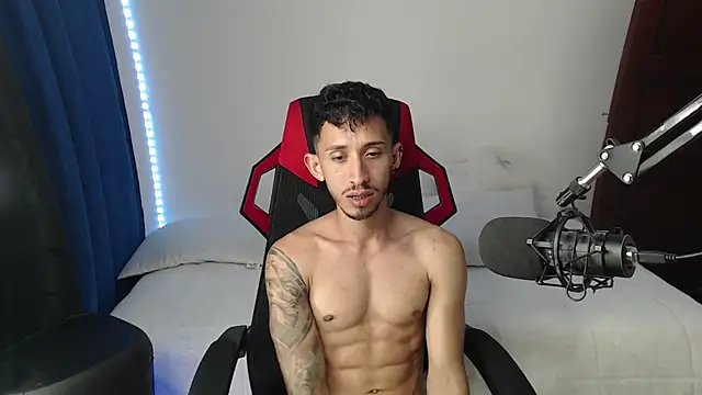 Snapshot of stevenSEX123 chatting on 01-01-25, 07:52 stevenSEX123 online show from 01-01-25, 07:52