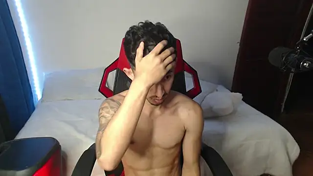 Snapshot of stevenSEX123 chatting on 01-03-25, 06:22 stevenSEX123 online show from 01-03-25, 06:22