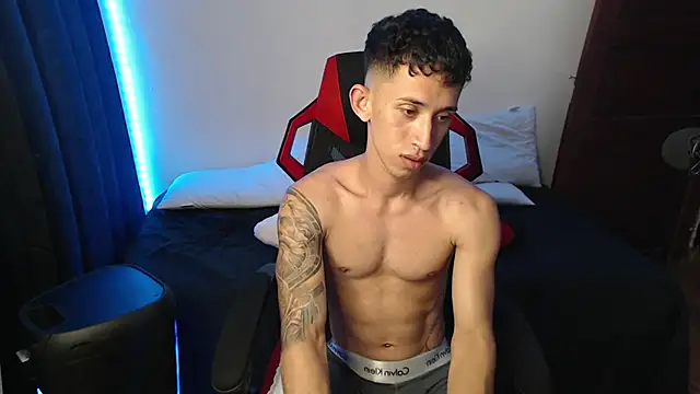 Snapshot of stevenSEX123 chatting on 01-06-25, 12:16 stevenSEX123 online show from 01-06-25, 12:16