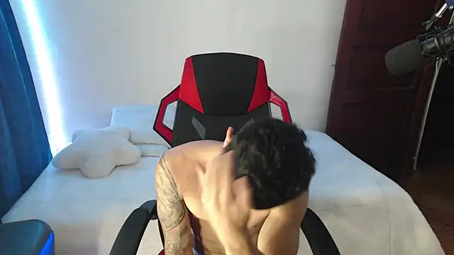 Snapshot of stevenSEX123 chatting on 01-23-25, 03:48 stevenSEX123 online show from 01-23-25, 03:48