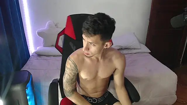 Snapshot of stevenSEX123 chatting on 01-29-25, 11:35 stevenSEX123 online show from 01-29-25, 11:35