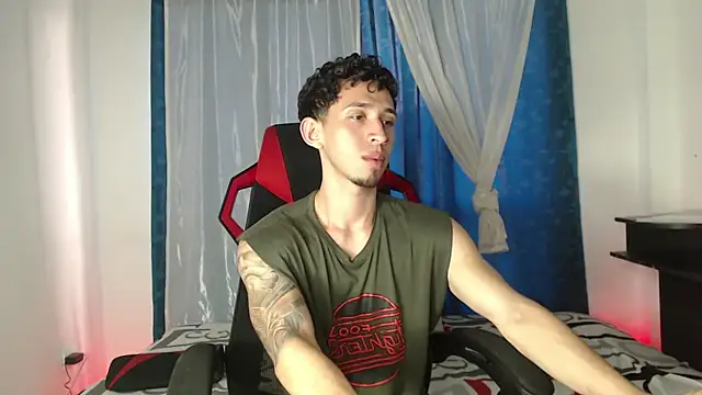 Snapshot of stevenSEX123 chatting on 09-21-25, 09:27 stevenSEX123 online show from 09-21-25, 09:27