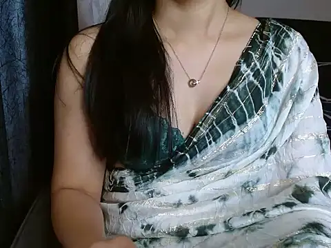 Snapshot of Divyani chatting on 01-15-25, 11:30 Divyani online show from 01-15-25, 11:30