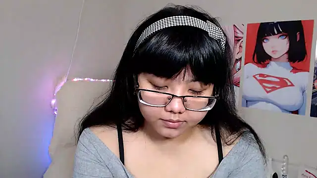 Snapshot of Moertomlly chatting on 02-07-25, 04:06 Moertomlly online show from 02-07-25, 04:06