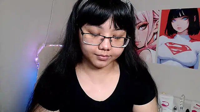 Snapshot of Moertomlly chatting on 02-09-25, 03:11 Moertomlly online show from 02-09-25, 03:11