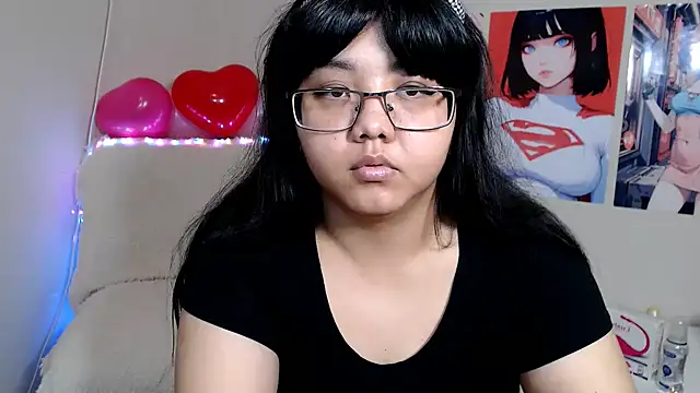 Snapshot of Moertomlly chatting on 02-18-25, 10:38 Moertomlly online show from 02-18-25, 10:38