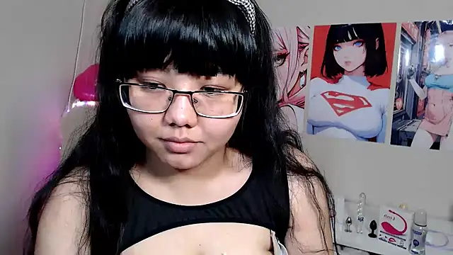 Snapshot of Moertomlly chatting on 02-25-25, 03:31 Moertomlly online show from 02-25-25, 03:31