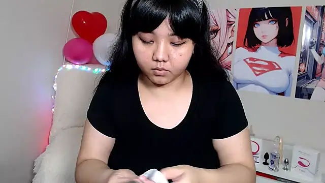 Snapshot of Moertomlly chatting on 03-15-25, 09:52 Moertomlly online show from 03-15-25, 09:52