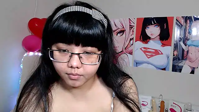 Snapshot of Moertomlly chatting on 03-17-25, 03:03 Moertomlly online show from 03-17-25, 03:03