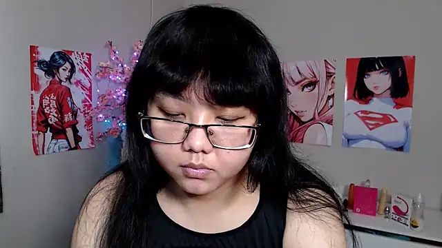 Snapshot of Moertomlly chatting on 09-15-25, 04:12 Moertomlly online show from 09-15-25, 04:12