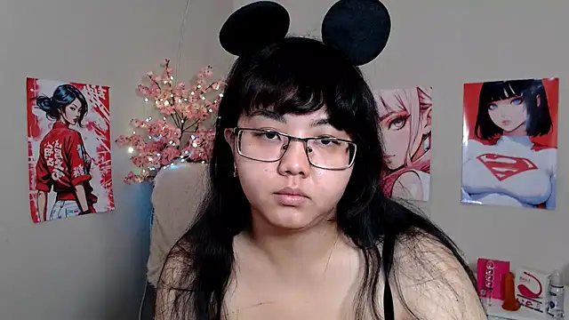 Snapshot of Moertomlly chatting on 11-16-25, 04:18 Moertomlly online show from 11-16-25, 04:18