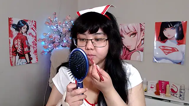 Snapshot of Moertomlly chatting on 11-21-25, 04:22 Moertomlly online show from 11-21-25, 04:22