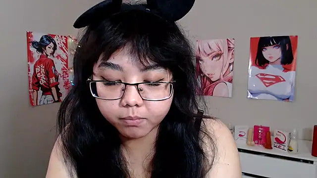 Snapshot of Moertomlly chatting on 11-28-25, 04:26 Moertomlly online show from 11-28-25, 04:26