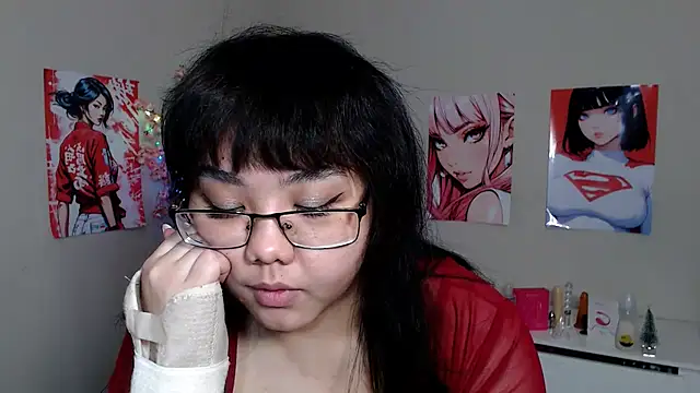 Snapshot of Moertomlly chatting on 12-14-25, 04:07 Moertomlly online show from 12-14-25, 04:07