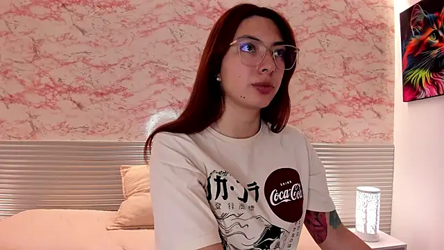 Snapshot of MilaaL chatting on 12-16-25, 07:19 MilaaL online show from 12-16-25, 07:19