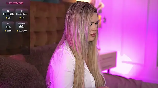 Snapshot of SophieBoobsX chatting on 02-12-25, 06:29 SophieBoobsX online show from 02-12-25, 06:29