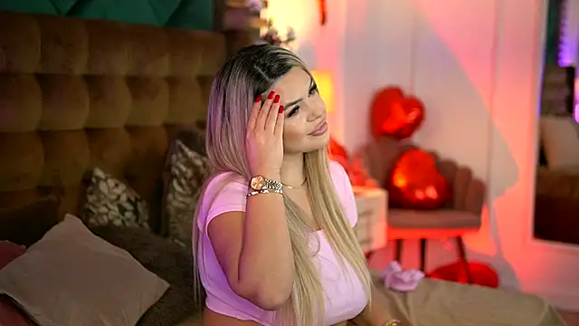 Snapshot of SophieBoobsX chatting on 09-18-25, 05:09 SophieBoobsX online show from 09-18-25, 05:09