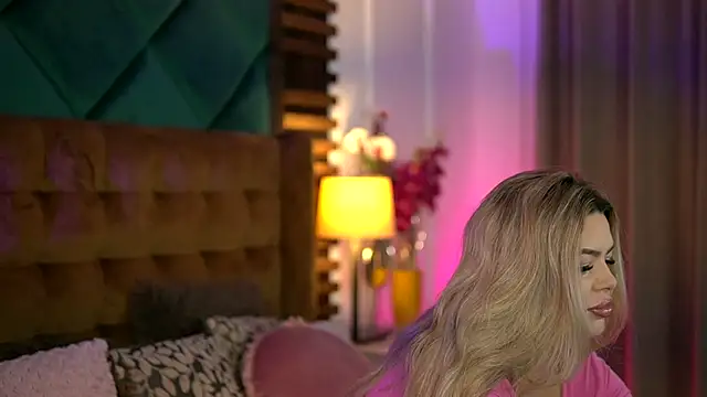 Snapshot of SophieBoobsX chatting on 11-21-25, 06:01 SophieBoobsX online show from 11-21-25, 06:01