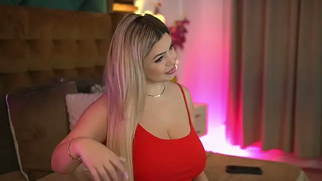 Snapshot of SophieBoobsX chatting on 11-26-25, 06:47 SophieBoobsX online show from 11-26-25, 06:47