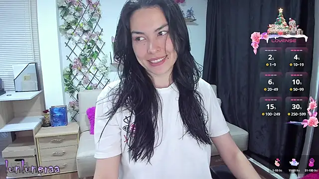 Snapshot of Lunlunera chatting on 01-08-25, 03:19 Lunlunera online show from 01-08-25, 03:19